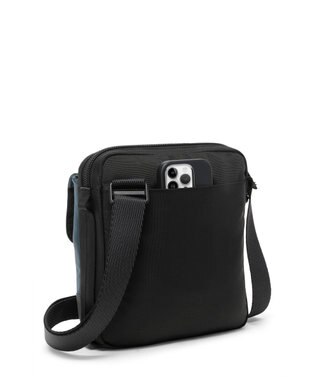 TUMI ALPHA BRAVO 「ジュニア」クロスボディ ペイヴメント