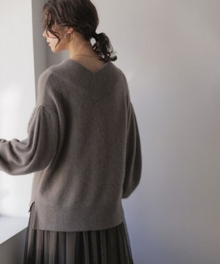 組曲 フラッフィーファーＶネック ニット ブラウン系