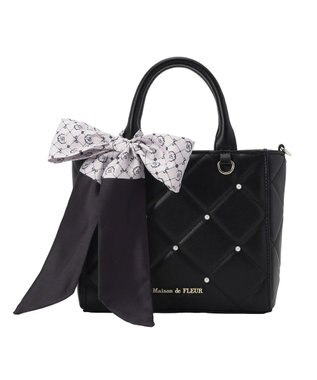 Maison de FLEUR スカーフ付きパールキルティングトートバッグ Black