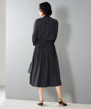 自由区 S 【セットアップ対応・洗える】ライトサテン8分袖 ブラウス ブラック系1