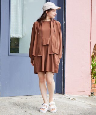 Feroux 【接触冷感・UVカット・吸水速乾】ラッシュガードペプラム オールインワン ダークブラウン系