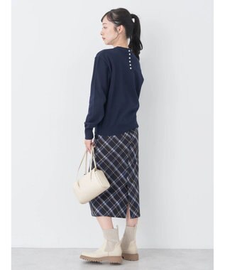 earth music&ecology バックボタンクルーネックニットプルオーバー Navy