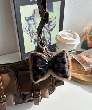 WEGO レオパードPUリボンファーキーホルダー ブラウン