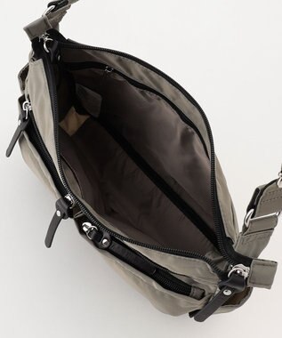 Y'SACCS トリプルポケットベーシックショルダー グレージュ