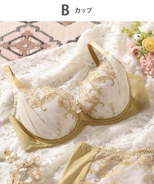 Wing 【エアリーソフトブラ】　ふんわりエアリーな着用感　脇から背中すっきり　ウイング／ワコール　KB2202 カラシ