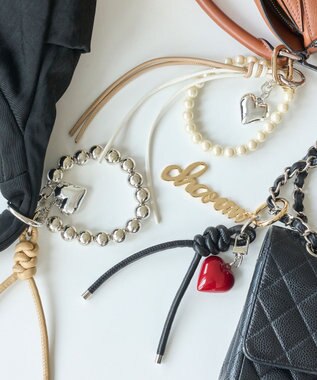 Phoebe レタードキーチャーム　チャーム ゴールド