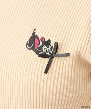 earth music&ecology Ｄｉｓｎｅｙ／フィガロ刺繍袖フェザーニット Ivory