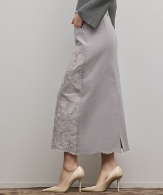 GRACE CONTINENTAL エンブロイダリータイトスカート ライトグレー