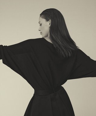 GRACE CONTINENTAL シアードルマントップ ブラック