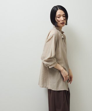 Green Parks フリルカラーリボンブラウス Beige