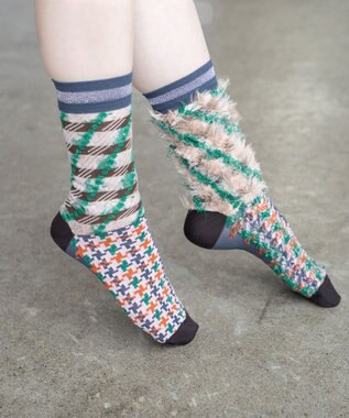 COQ LESSER TALE ラメリバーシブルファーソックス ベージュ