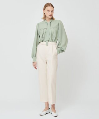 BEIGE， FIG / テーパードパンツ Ecru