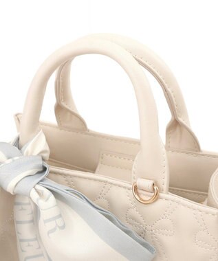 Maison de FLEUR スカーフ付きリボンキルティング2Wayスクエアトート Ivory