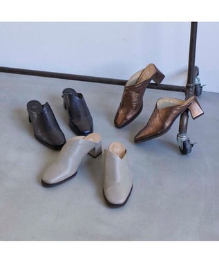 MODE ET JACOMO <D'ICI>アシンメトリーチャンキーヒールミュール ライトカーキ