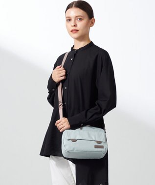 Y'SACCS ダブルタブ　トラベルポシェット