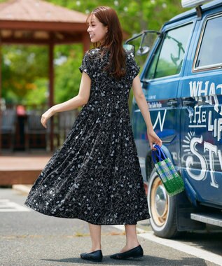 Tiaclasse L 【洗える】リーフフラワー柄ワンピース ブラック