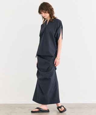 BEIGE， 【接触冷感/UVカット/洗える・BAILA 8.9月合併号掲載】YANN / Vスリットプルオーバーブラウス Black