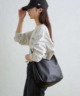 russet ソフトレザーラウンドビッグショルダーバッグ(CE-1325-WEB) Black2（シルバー金具）