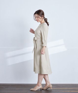 Tiaclasse L 【洗える】花柄刺繍フレアワンピース グレージュ