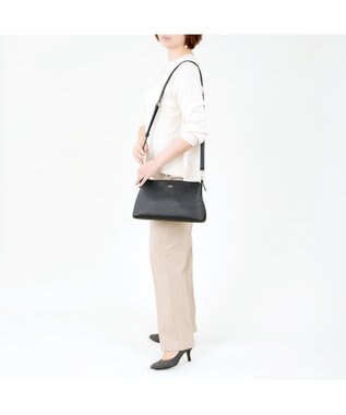 IBIZA アクセソリオ　牛革　ショルダーバッグ 黒