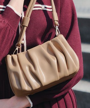 Tiaclasse 【安田美沙子さん着用・2WAY】ギャザーワンハンドルバッグ ベージュ