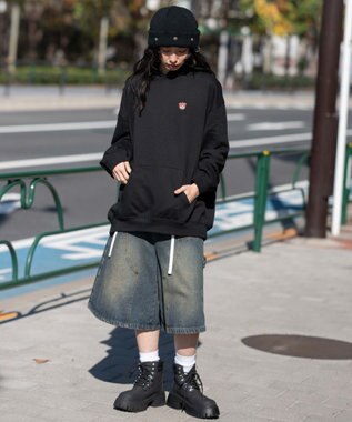 WEGO 【ユニセックス着用ITEM/SMLサイズ展開/裏起毛】ワンポイント刺繍プルパーカー ブラック