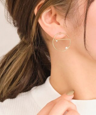 Phoebe エラボレイトビジューピアス ゴールド