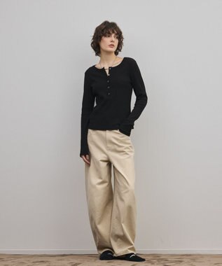 GRACE CONTINENTAL ヘンリーネックカットトップ ブラック