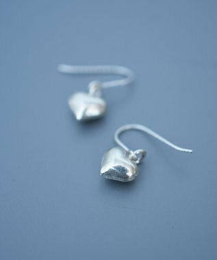 monshiro カレンシルバーハートピアスS シルバー