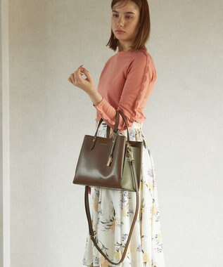 style code 【MERCURYDUO/マーキュリーデュオ】両アオリポケットサイド配色大開き開口 超軽量ハンドバッグ キーチャーム付 ダークブラウン