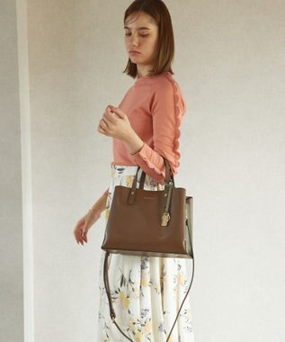 style code 【MERCURYDUO/マーキュリーデュオ】両アオリポケットサイド配色大開き開口 超軽量ハンドバッグ キーチャーム付 ダークブラウン