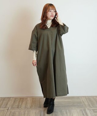 WHITE MAILS 【阿久津ゆりえコラボ】フロントタック Vネック ワンピース カーキ