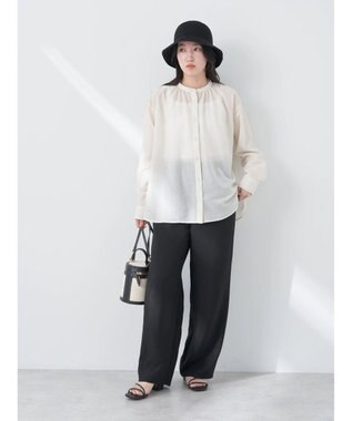 earth music&ecology シアーギャザーネックブラウス Ivory