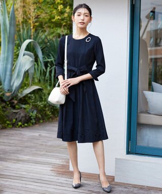 Tiaclasse L 【洗える】花柄刺繍フレアワンピース ネイビー