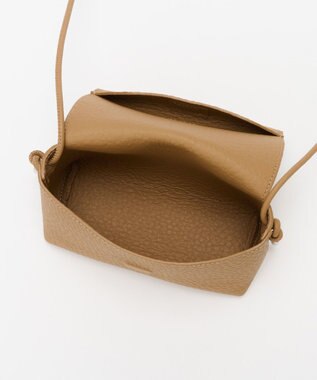 IACUCCI ＜Oggi 10月号掲載＞アルブメ ALCE キャメル