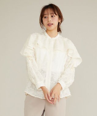 Feroux 【洗える】ジャカードフリルブラウス アイボリー系