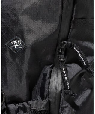 JOSEPH ABBOUD MOUNTAIN 【軽量/ECO撥水/サスティナブル素材/サコッシュが取り外せる】リサイクルリップストップ バックパック 33L ブラック系