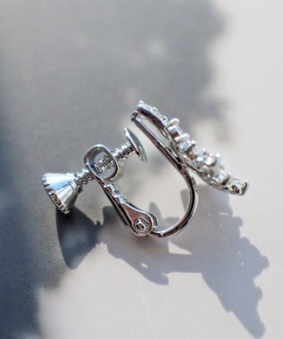 Tiaclasse 【安田美沙子さん着用・金属アレルギー対応】スノーフレークピアス／イヤリング シルバーイヤリング