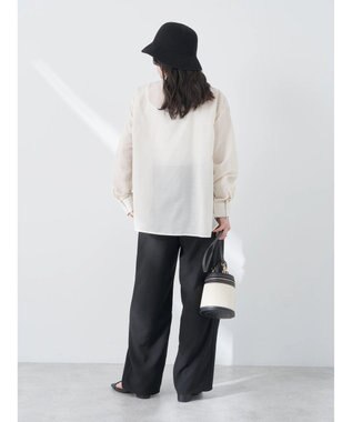 earth music&ecology シアーギャザーネックブラウス Ivory