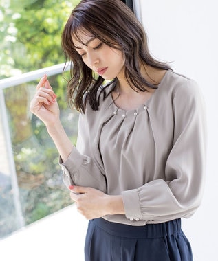 Tiaclasse L 【洗える】大人上品なタックパールブラウス グレージュ