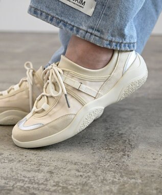 APOM 晴雨兼用　ウォーターレジストレースアップスニーカー アイボリー