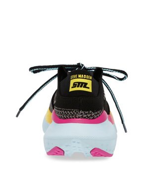 STEVE MADDEN ELEVATE 3 パフォーマンススニーカー ブラックマルチ
