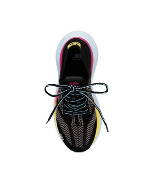STEVE MADDEN ELEVATE 3 パフォーマンススニーカー ブラックマルチ