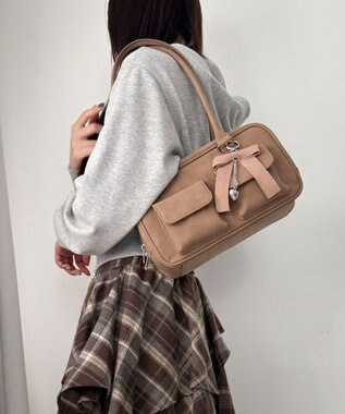 WEGO チャーム付きスクエアボストンバッグ ベージュ