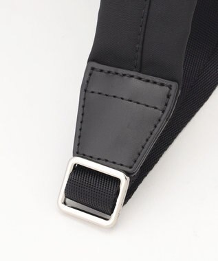 Y'SACCS アシメファスナーポケットリュック ブラック