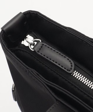 Y'SACCS アシメファスナーポケットリュック ブラック