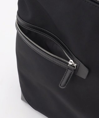 Y'SACCS アシメファスナーポケットリュック ブラック