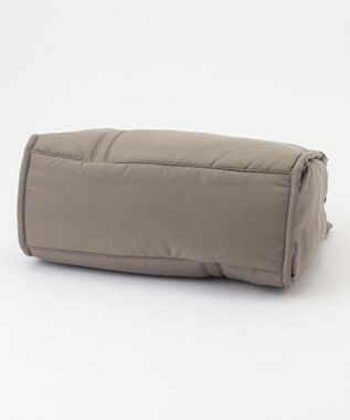 Y'SACCS 【ムック本掲載】ツイルナイロン　スクエアトート　Mサイズ グレージュ【web限定カラー】