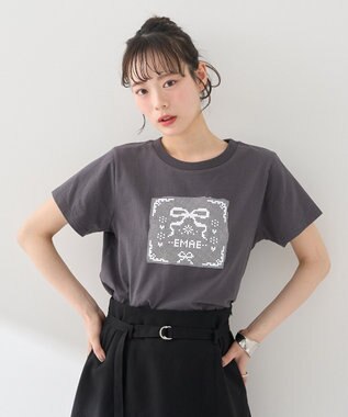 earth music&ecology アソートロマンティックグラフィックＴ Dark Gray
