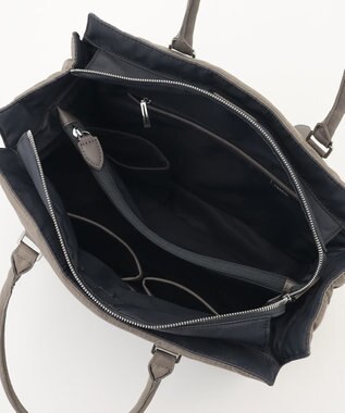 Y'SACCS 【ムック本掲載】ツイルナイロン　スクエアトート　Mサイズ グレージュ【web限定カラー】